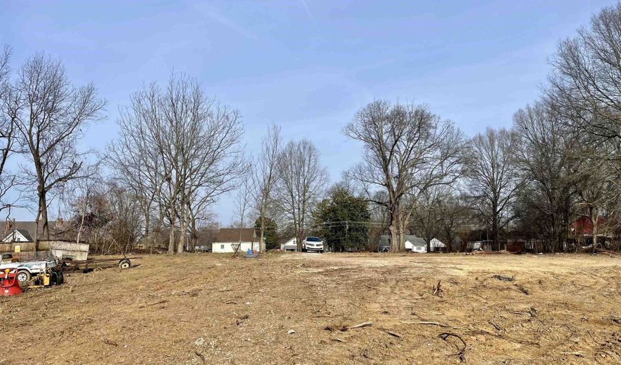 1150 W Main St, Atwood, TN 38220 - 0 Beds, 0 Bath
