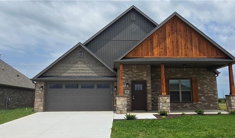 1000 Trestle Ln, Bentonville, AR 72713 - 3 Beds, 2 Bath