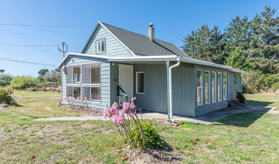 87649 SE 18TH St, Bandon, OR 97411 - 3 Beds, 2 Bath