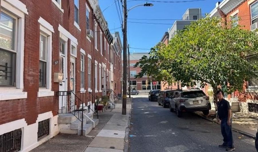 1633 S ROSEWOOD St, Philadelphia, PA 19145 - 2 Beds, 1 Bath