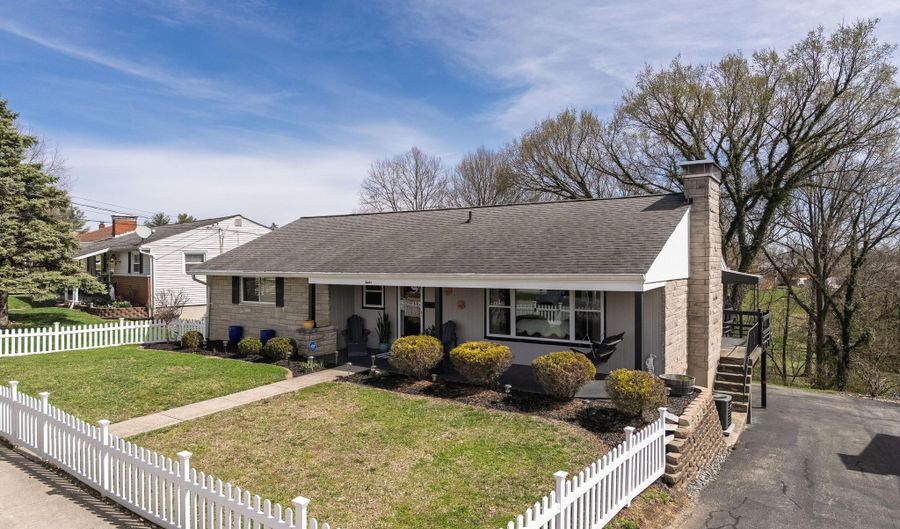 12 Shaw Dr, Alexandria, KY 41001 - 3 Beds, 2 Bath