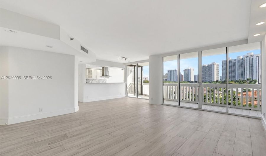 1000 Island Blvd 707, Aventura, FL 33160 - 3 Beds, 3 Bath