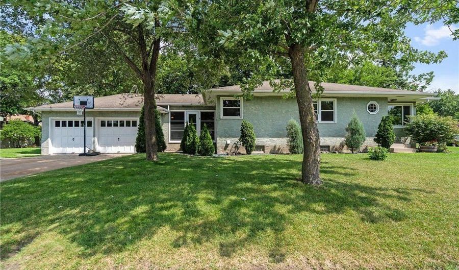 1704 7th Ave, Anoka, MN 55303 - 2 Beds, 2 Bath