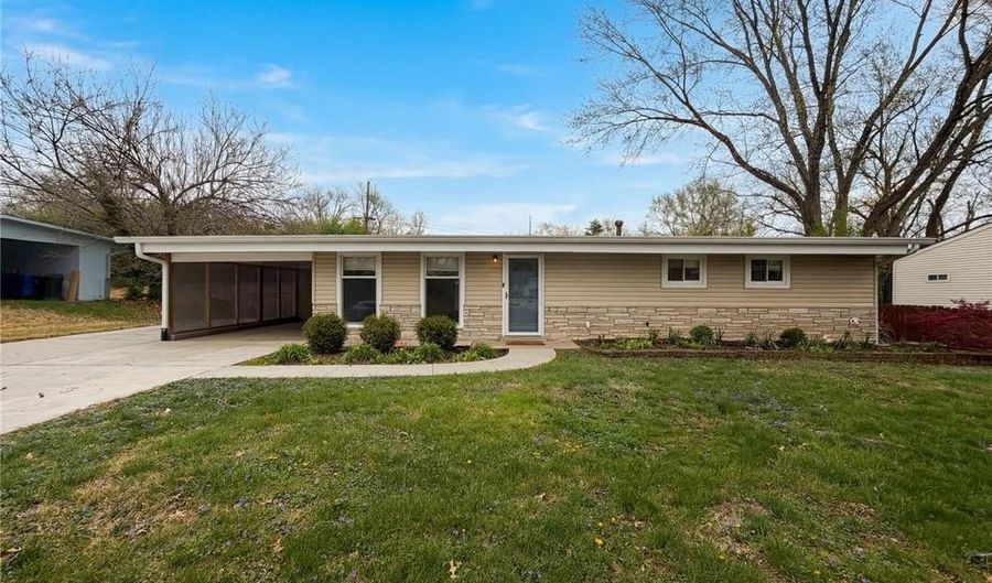 510 Wicklow Dr, Ballwin, MO 63021 - 3 Beds, 2 Bath