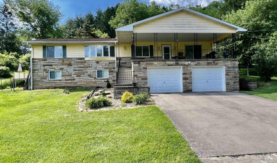 608 Apple Valley Rd, Fairmont, WV 26554 - 3 Beds, 3 Bath