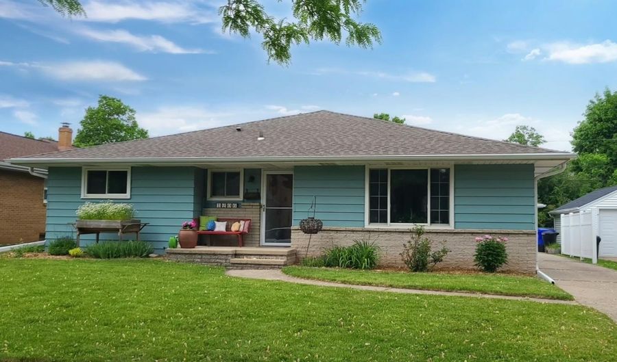 1206 E FRANCES St, Appleton, WI 54911 - 3 Beds, 2 Bath