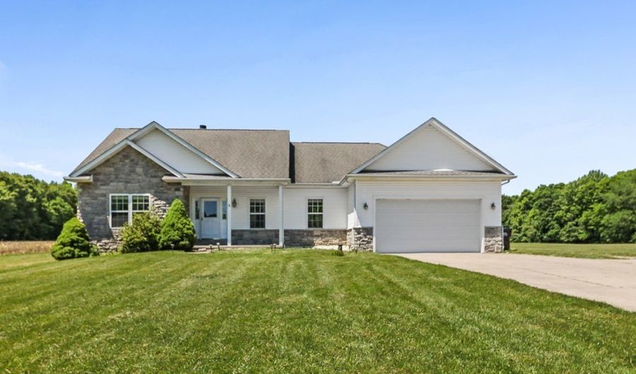 2265 Industry Rd, Atwater, OH 44201 - 3 Beds, 2 Bath