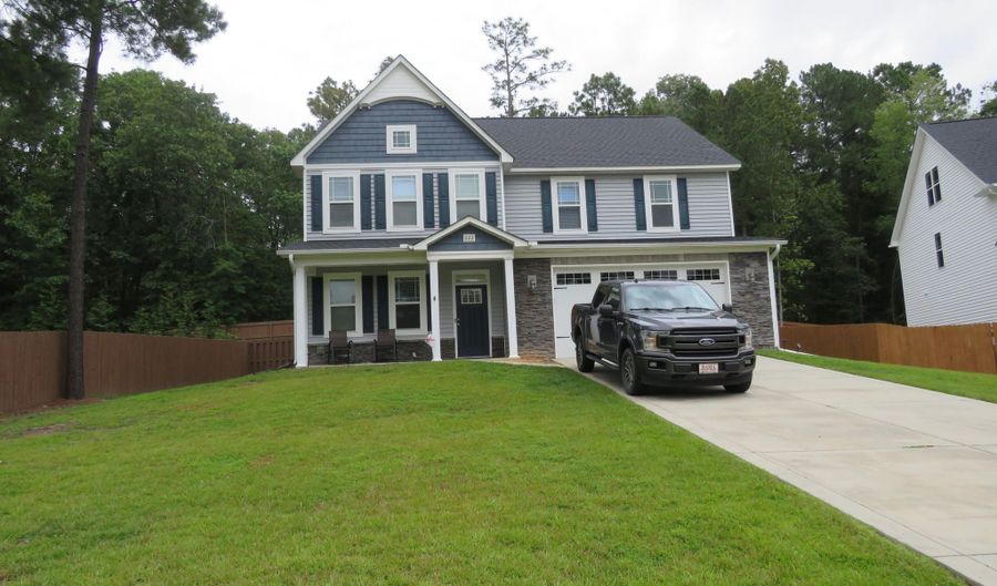 222 Vanderbuilt Ct, Aberdeen, NC 28315 - 4 Beds, 4 Bath