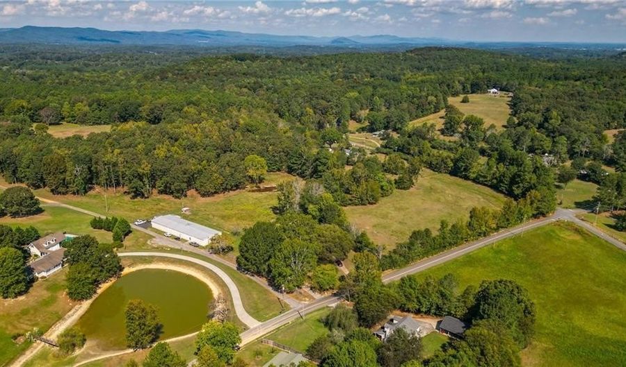 2857 Mcdaniel Station Rd SW, Adairsville, GA 30103 - 3 Beds, 2 Bath