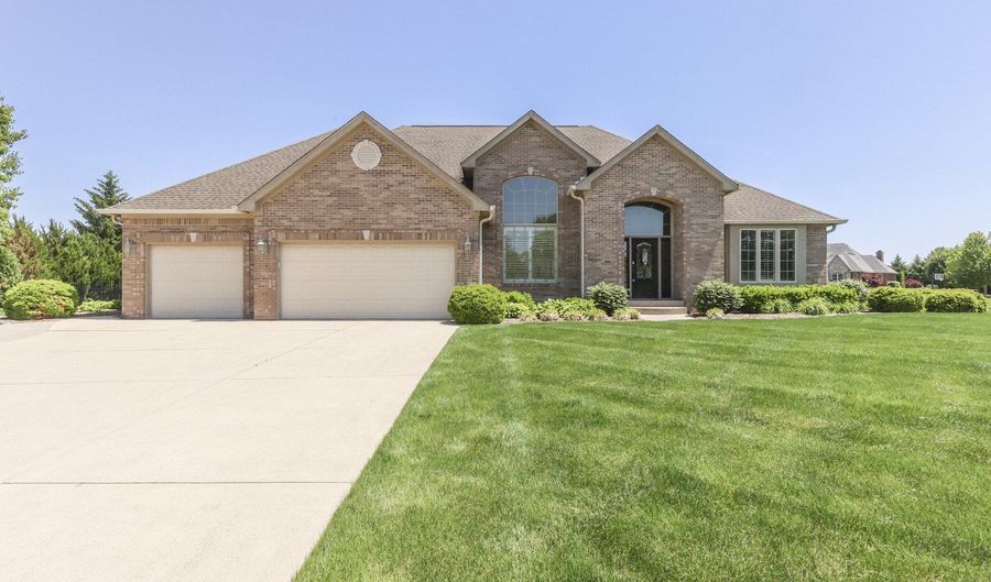 4971 Benthaven Ct, Bargersville, IN 46106 - 5 Beds, 3 Bath