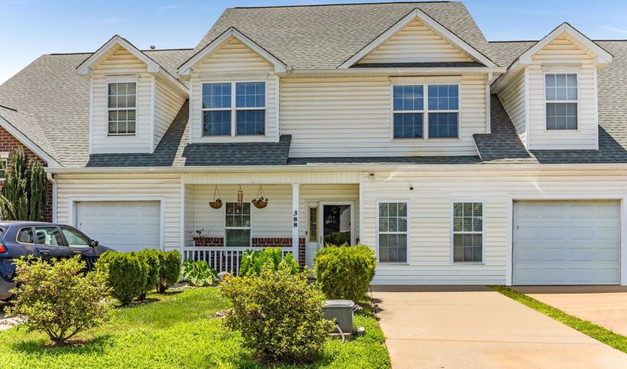 388 Still Water Cir, Boiling Springs, SC 29316 - 3 Beds, 3 Bath