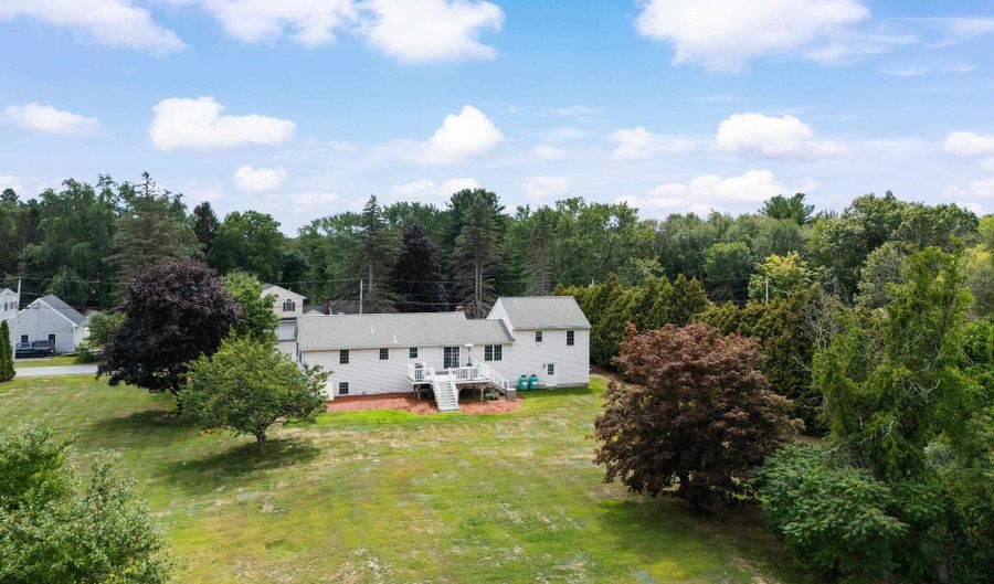 6 Gumpas Hill Rd, Pelham, NH 03076 - 4 Beds, 3 Bath
