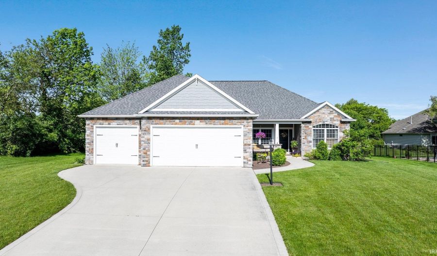 1123 N Dewey St, Auburn, IN 46706 - 4 Beds, 3 Bath