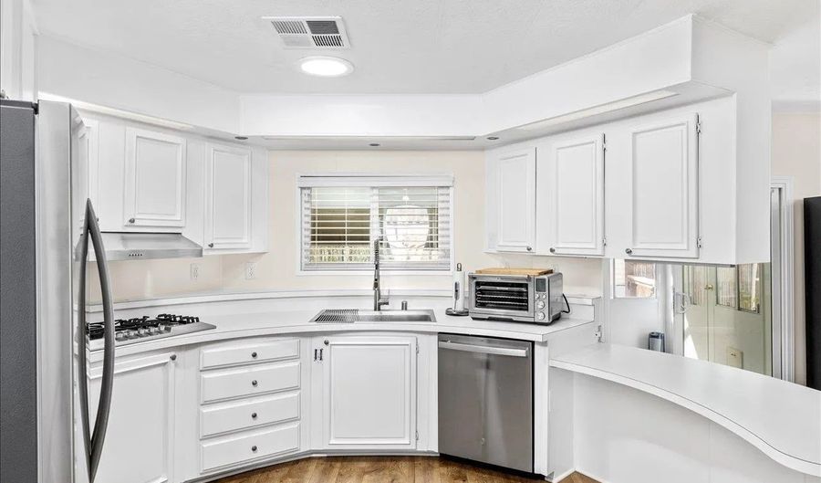 7027 San Bartolo, Carlsbad, CA 92011 - 2 Beds, 2 Bath