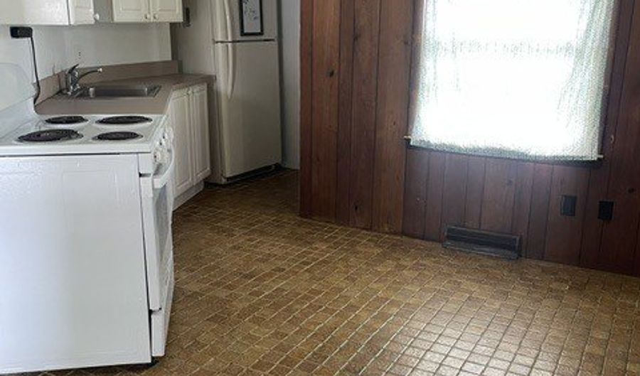 102 Riverview Ave, Branford, CT 06405 - 2 Beds, 2 Bath