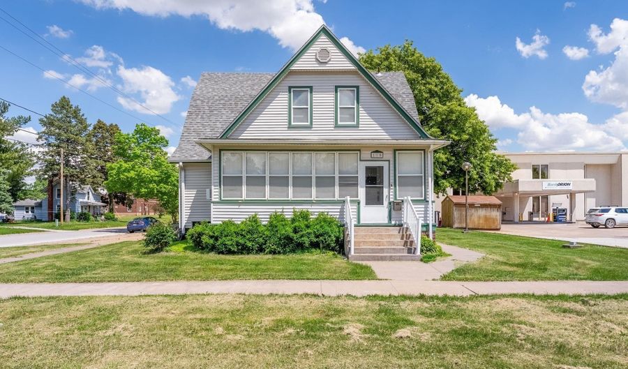 110 NW 3RD Ave, Aledo, IL 61231 - 4 Beds, 2 Bath