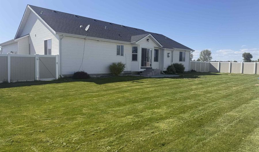 5038 Cassie, Chubbuck, ID 83202 - 5 Beds, 3 Bath