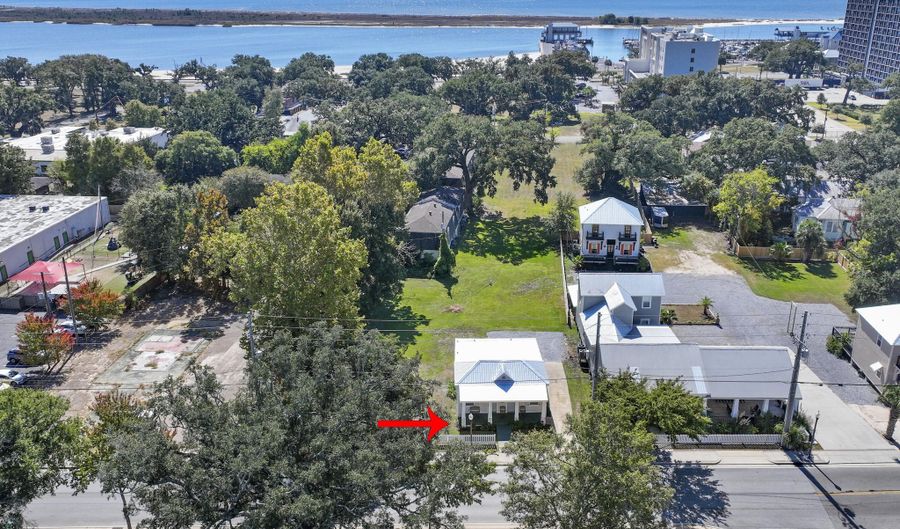 639 Howard Ave, Biloxi, MS 39530 - 2 Beds, 2 Bath