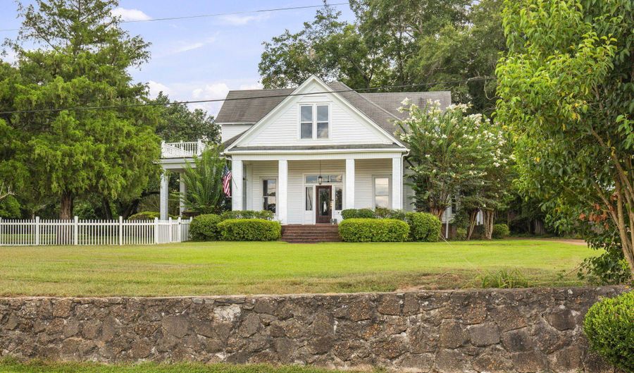 818 Cannon Ave, Bentonia, MS 39040 - 3 Beds, 4 Bath