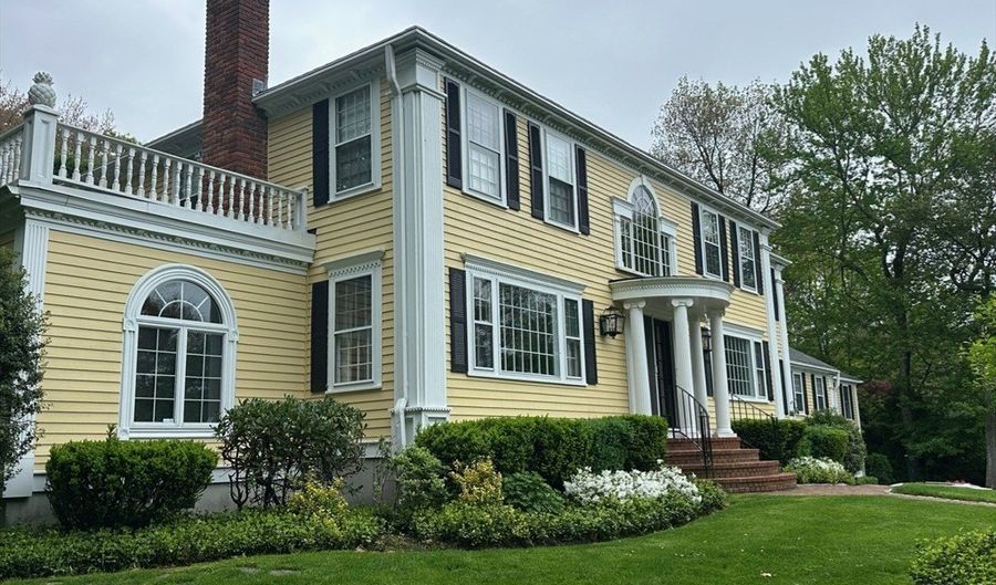 21 Greybirch Rd, Andover, MA 01810 - 4 Beds, 4 Bath