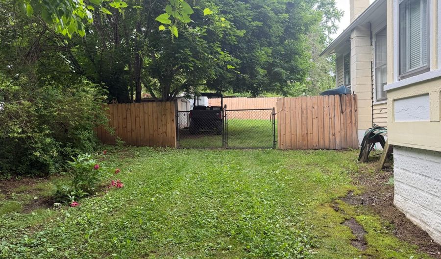 283 Webster St, Alderson, WV 24910 - 4 Beds, 2 Bath