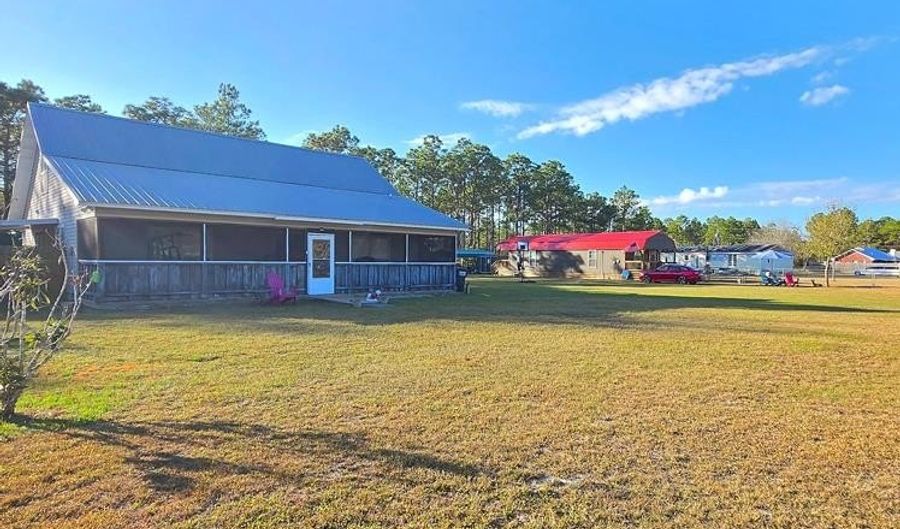 306 Huckeba Dr, Apalachicola, FL 32320 - 6 Beds, 5 Bath