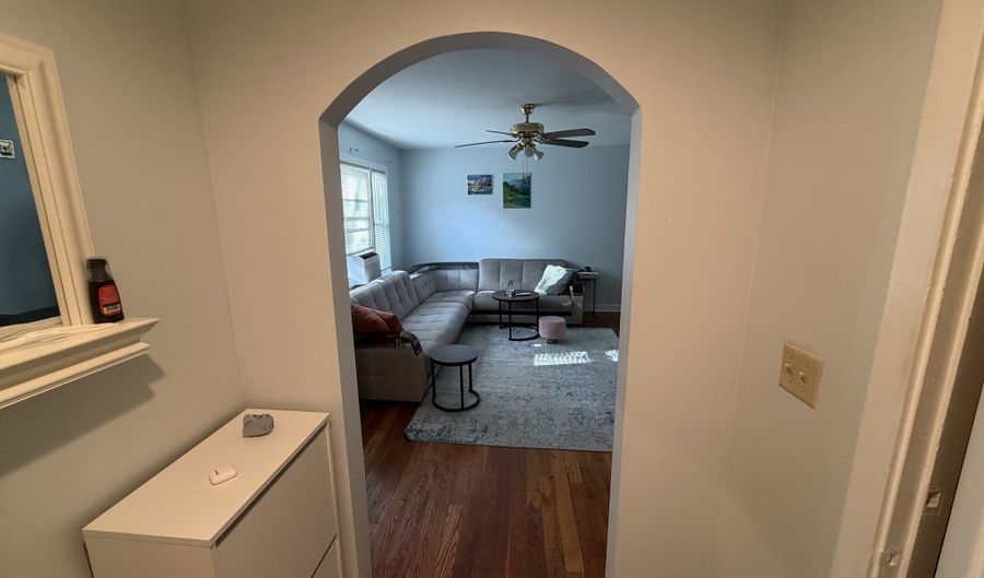 325 N Bishop Ave Bld 93 Apt 25, Bridgeport, CT 06610 - 2 Beds, 1 Bath
