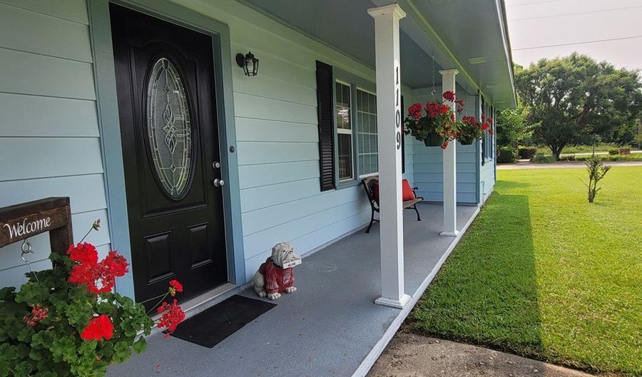 1109 W. 4TH ST Ext, Alma, GA 31510 - 4 Beds, 3 Bath
