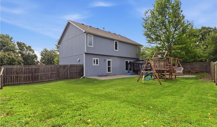 1820 N 160th St, Basehor, KS 66007 - 4 Beds, 3 Bath