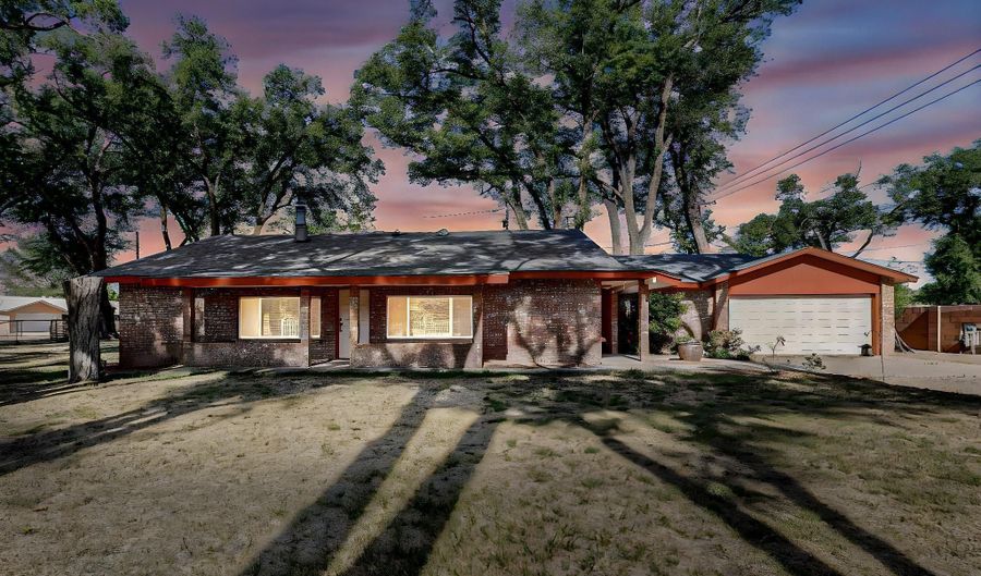 2215 MARGARET Dr, Bosque Farms, NM 87068 - 4 Beds, 3 Bath