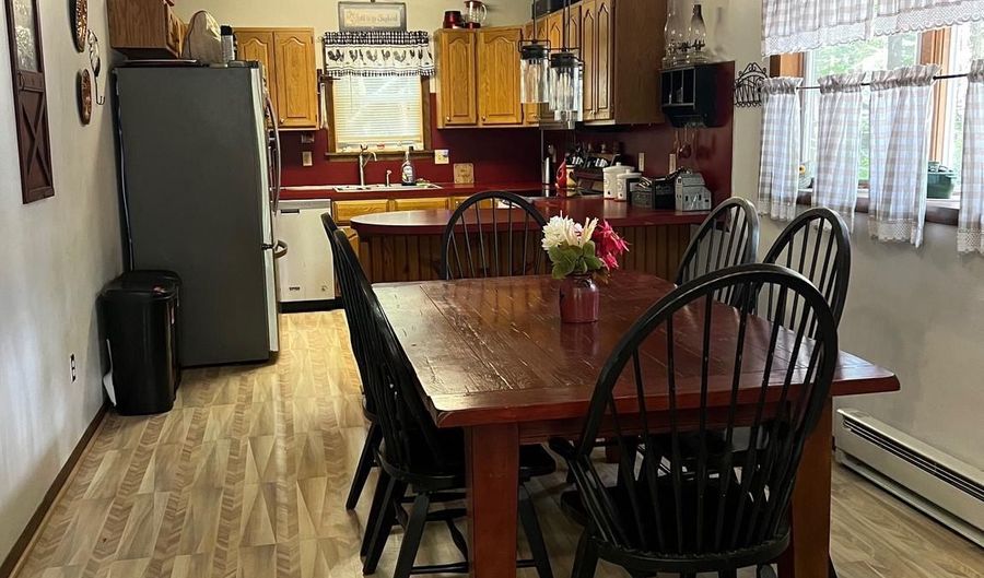 47 HOLIDAY Dr, Albrightsville, PA 18210 - 4 Beds, 2 Bath