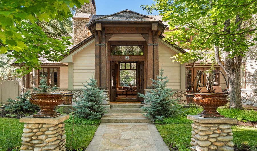 721 W North St, Aspen, CO 81611 - 5 Beds, 7 Bath