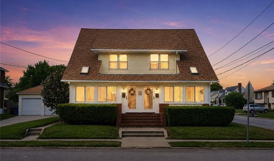 113 Beckwith St, Cranston, RI 02910 - 8 Beds, 3 Bath