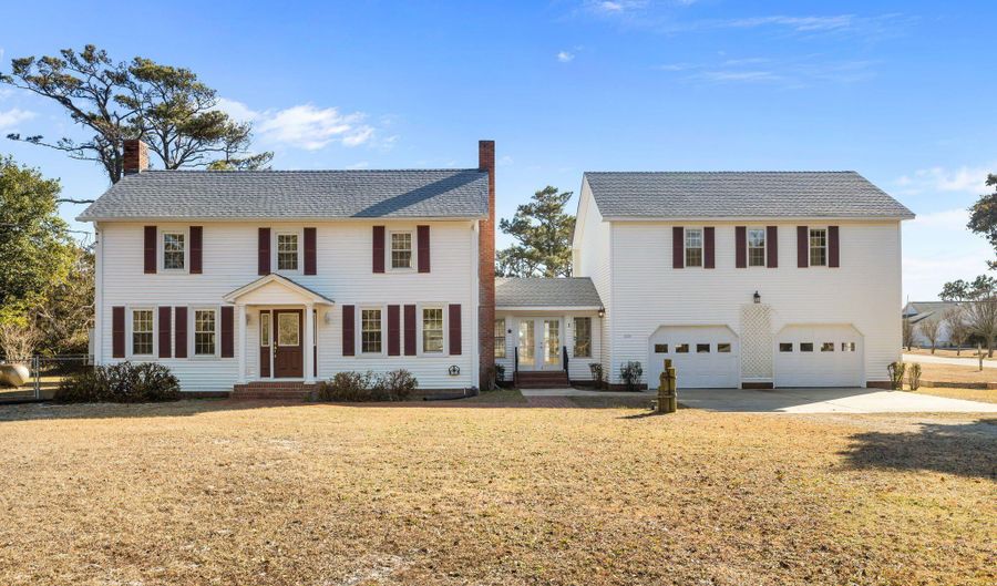 664 Seashore Dr, Atlantic, NC 28511 - 2 Beds, 3 Bath