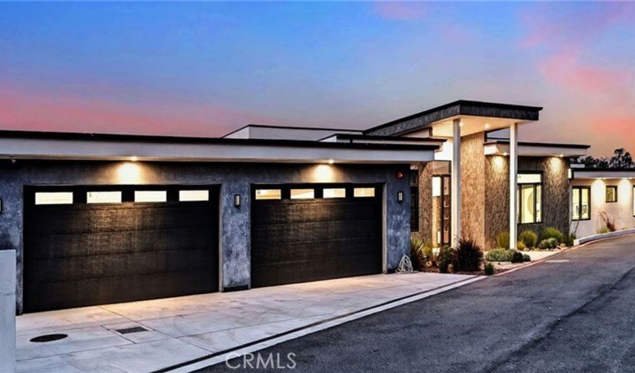 7663 E Corto, Anaheim, CA 92808 - 5 Beds, 6 Bath