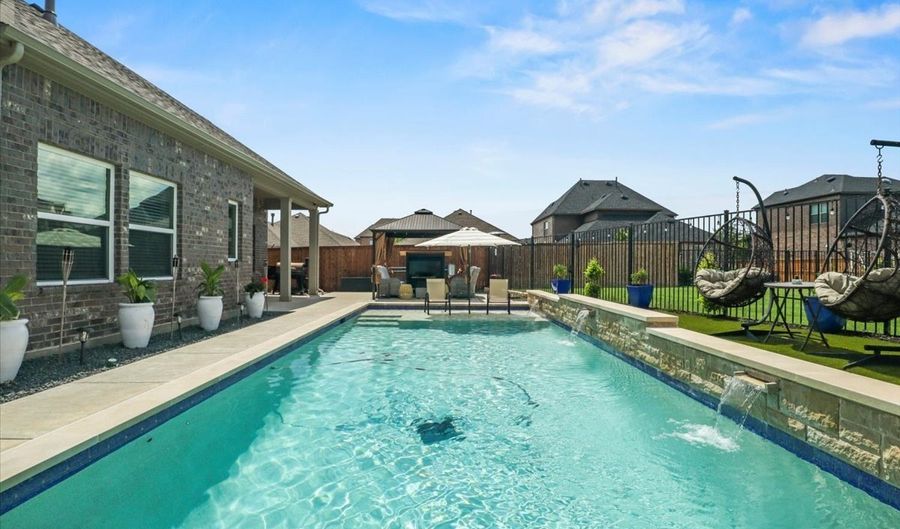 529 Warner Dr, Anna, TX 75409 - 5 Beds, 3 Bath