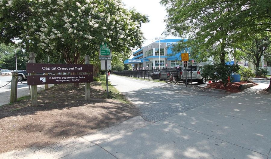 6220 ROBINWOOD Rd, Bethesda, MD 20817 - 5 Beds, 4 Bath