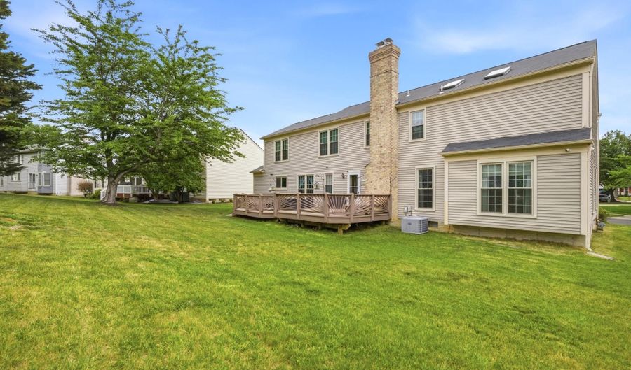10734 WILLOW OAKS Dr, Bowie, MD 20721 - 6 Beds, 4 Bath