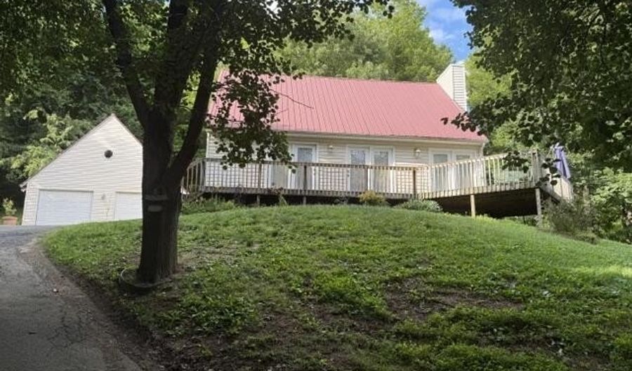 16109 Rich Valley Rd, Abingdon, VA 24210 - 2 Beds, 2 Bath