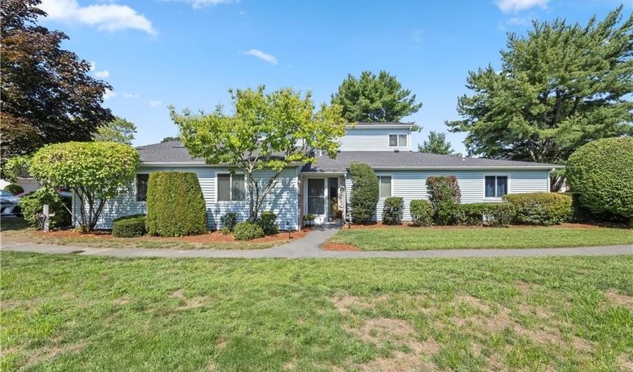 755 Williamsburg Cir, Warwick, RI 02886 - 1 Beds, 1 Bath