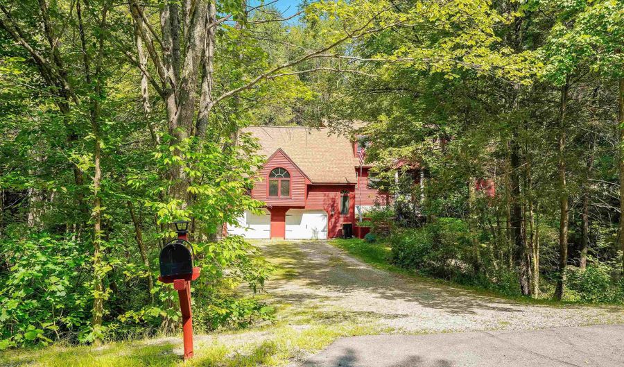29 Acorn Ave, Auburn, NH 03032 - 3 Beds, 2 Bath