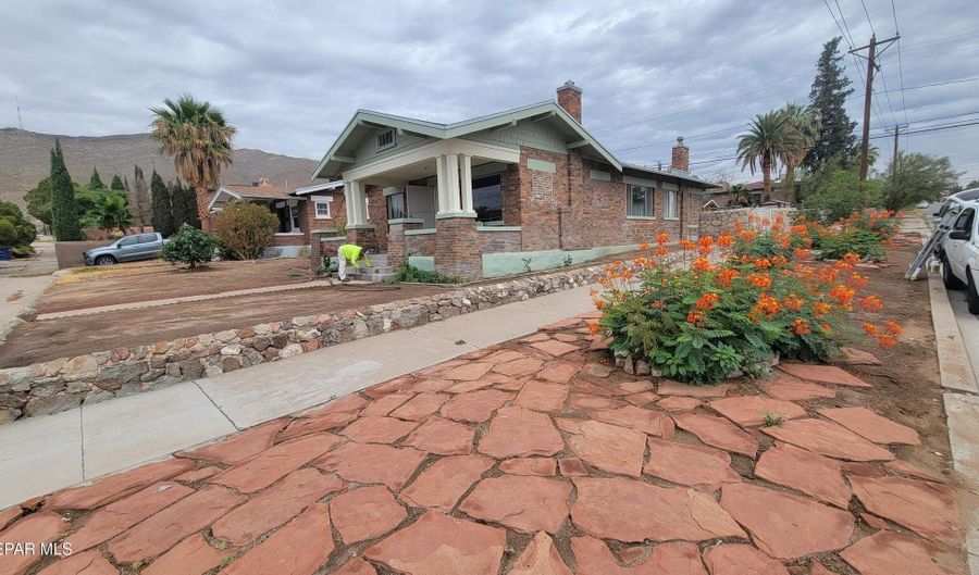 2735 AURORA Ave, El Paso, TX 79930 - 3 Beds, 1 Bath