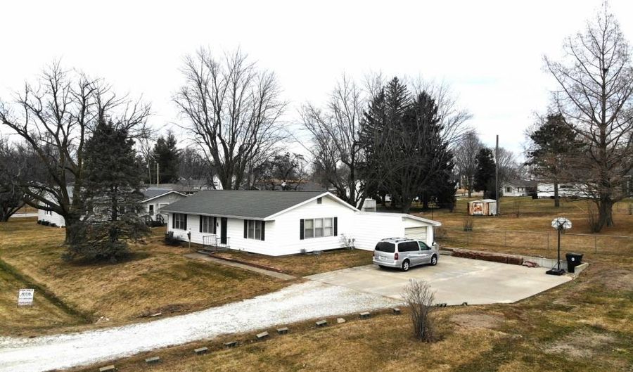 510 S Jackson St, Pittsfield, IL 62363 - 3 Beds, 1 Bath