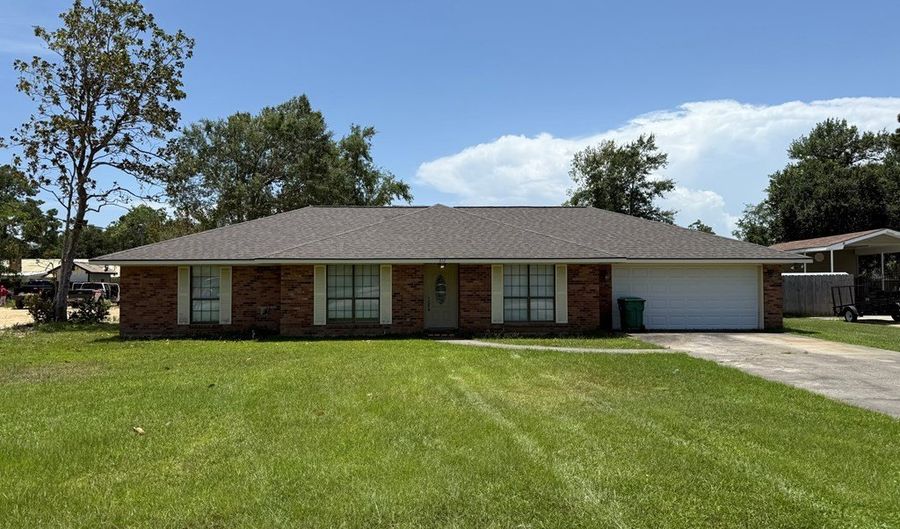 612 Esplanade Ave, Bay St. Louis, MS 39520 - 3 Beds, 2 Bath