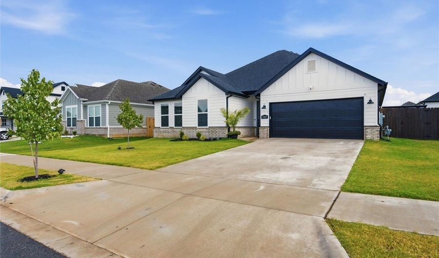 5905 Chiefs Ave, Bentonville, AR 72713 - 3 Beds, 2 Bath