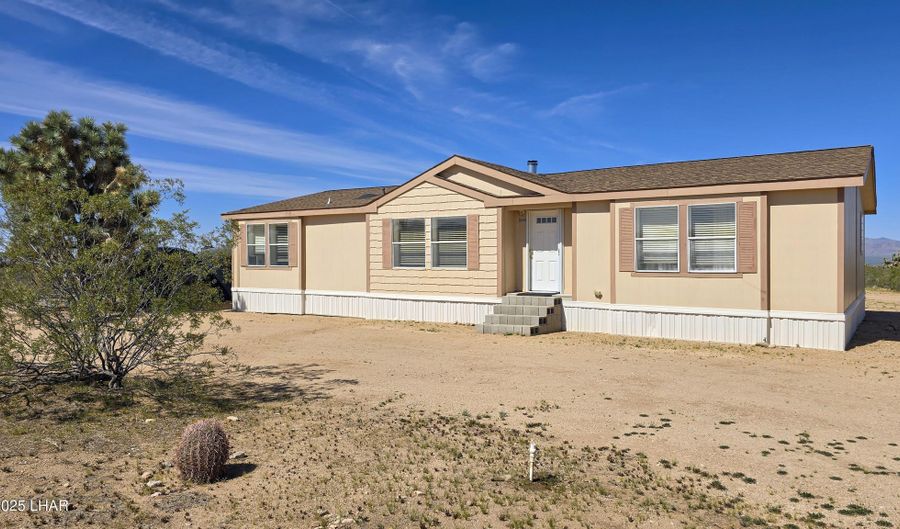 5558 E Red Barrel Rd, Yucca, AZ 86438 - 3 Beds, 2 Bath