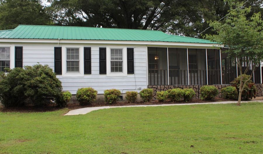 612 NE 2nd St, Arab, AL 35016 - 3 Beds, 2 Bath