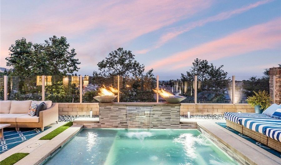 16 Sunswept Mesa, Aliso Viejo, CA 92656 - 5 Beds, 5 Bath