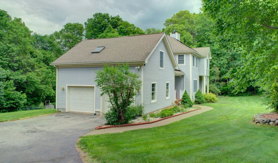 15 Dilaj Dr, Columbia, CT 06237 - 4 Beds, 4 Bath