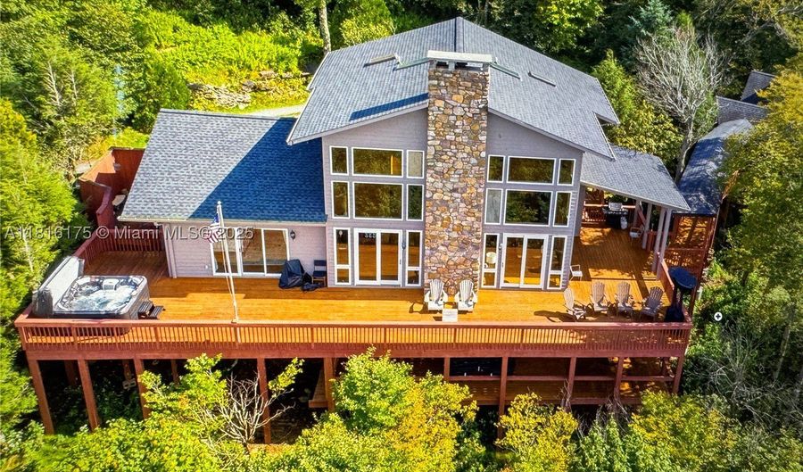 200 Summit Ledges Ln, Banner Elk, NC 28604 - 5 Beds, 5 Bath